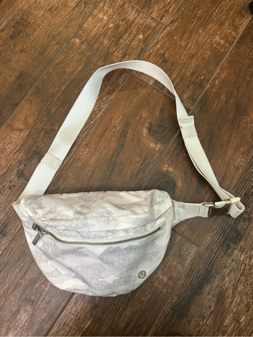 lululemon athletica Light Gray Patterned Crossbody Waist Bag